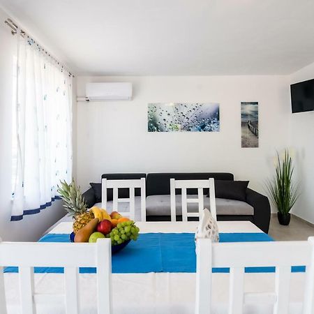 Apartments Dora Vantacici Luaran gambar