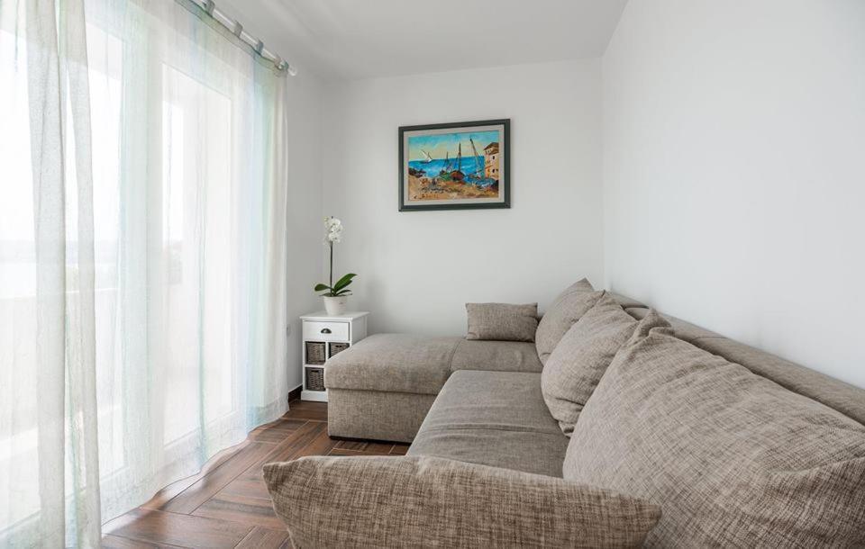 Apartments Dora Vantacici Luaran gambar