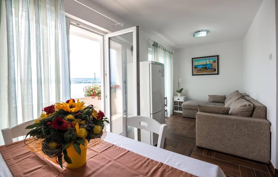 Apartments Dora Vantacici Luaran gambar