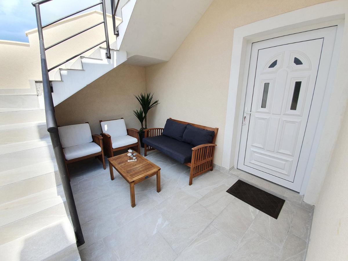 Apartments Dora Vantacici Luaran gambar