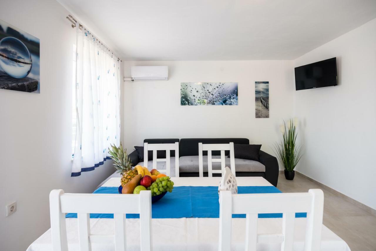 Apartments Dora Vantacici Luaran gambar